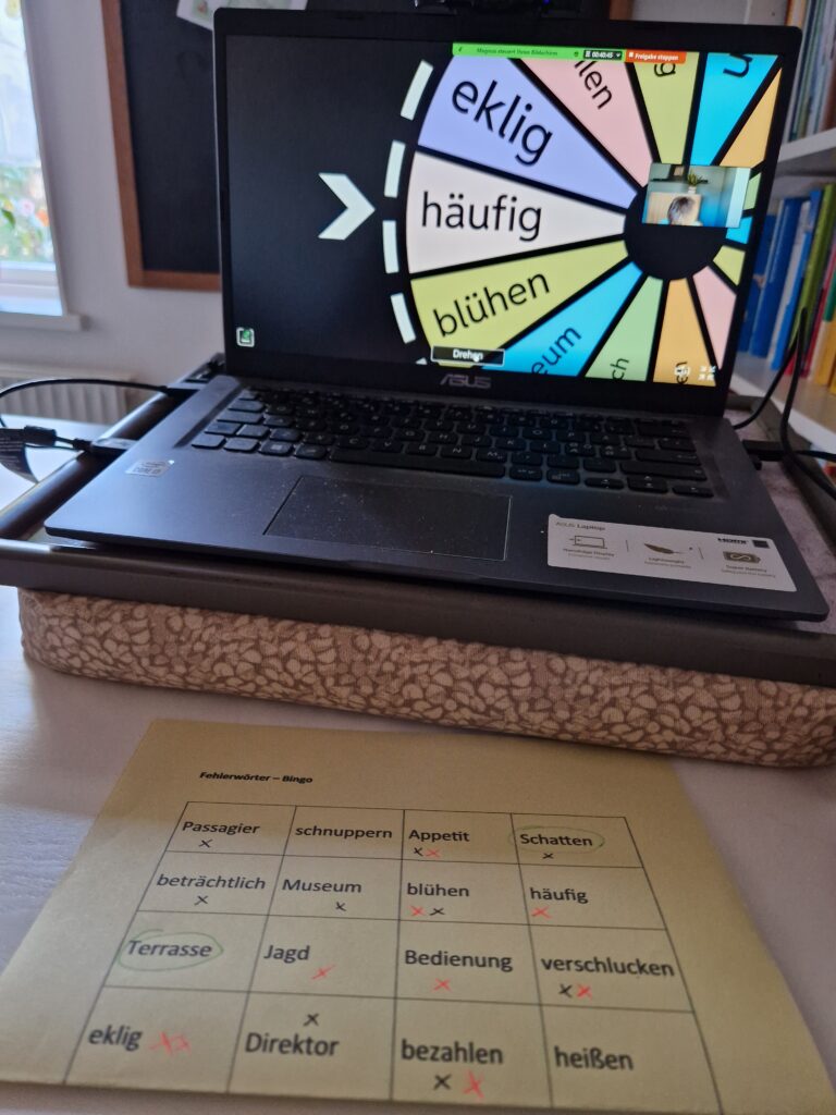 Online-Lerntherapie bei LRS mit digitalem Lernspiel und Rechtschreibmaterial